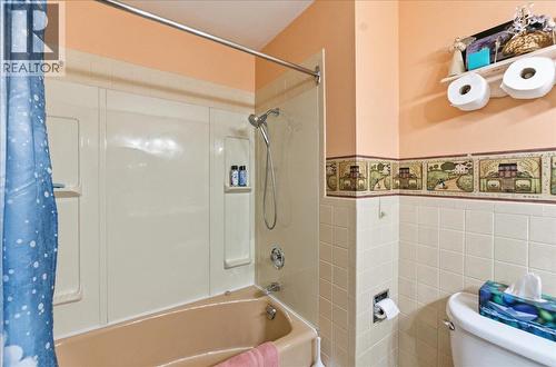 1832 Third Street, Fruitvale, BC 