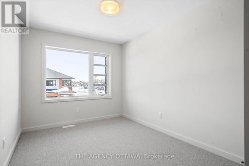 1003 Kitigan Grove, Ottawa, ON - Indoor Photo Showing Other Room