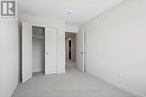 1003 Kitigan Grove, Ottawa, ON - Indoor Photo Showing Other Room