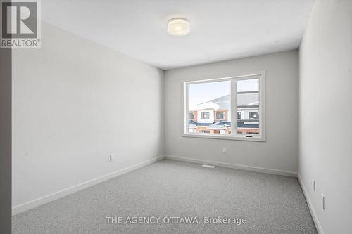 1003 Kitigan Grove, Ottawa, ON - Indoor Photo Showing Other Room