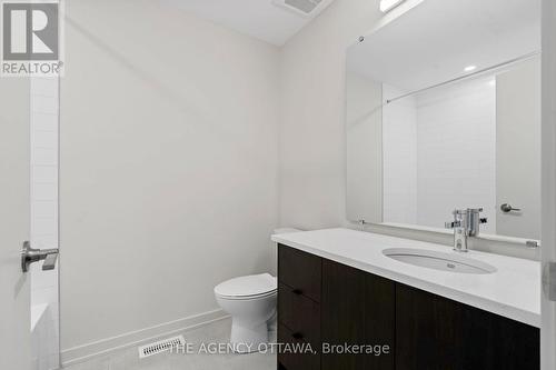 1003 Kitigan Grove, Ottawa, ON - Indoor Photo Showing Bathroom