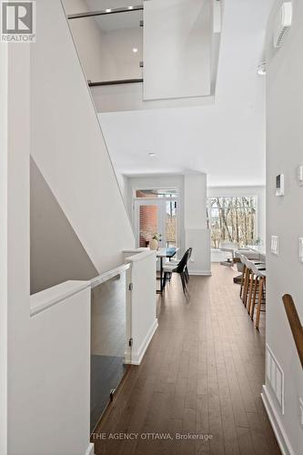 1003 Kitigan Grove, Ottawa, ON - Indoor Photo Showing Other Room