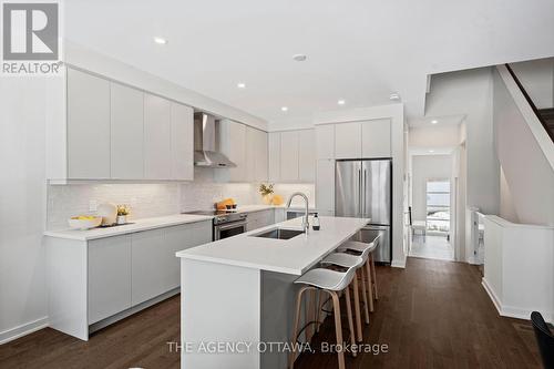 1003 Kitigan Grove, Ottawa, ON - Indoor Photo Showing Kitchen With Upgraded Kitchen
