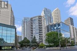 30 HOLLY STREET  Toronto, ON M4S 3C2