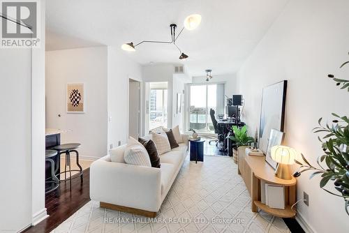 2001 - 60 BYNG AVENUE  Toronto, ON M2N 7K3