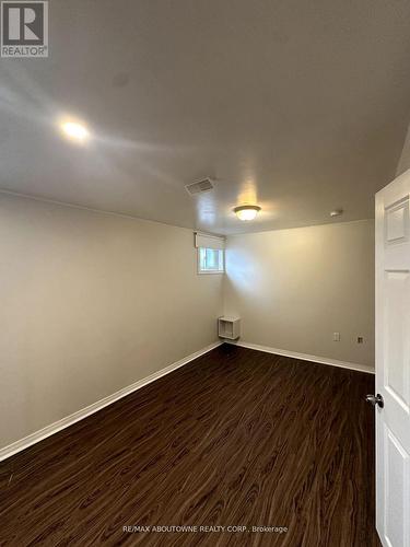 1601 Sandgate Crescent, Mississauga, ON - Indoor Photo Showing Other Room