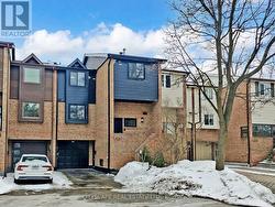 1484 CREDIT WOODLANDS COURT  Mississauga, ON L5C 3J5