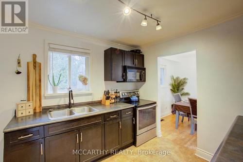 124 Muriel Street, Shelburne, ON - Indoor Photo Showing Kitchen With Double Sink