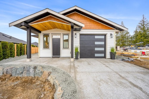 2-865 Grumman Pl, Comox, BC 