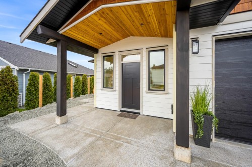2-865 Grumman Pl, Comox, BC 
