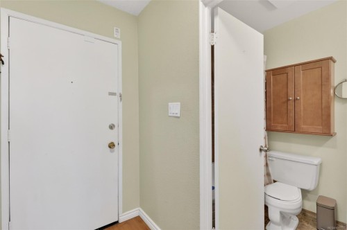 323-3225 Eldon Pl, Saanich, BC - Indoor Photo Showing Other Room