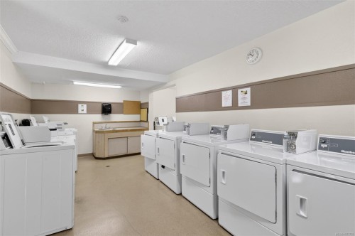 323-3225 Eldon Pl, Saanich, BC - Indoor Photo Showing Laundry Room