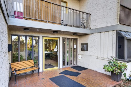 323-3225 Eldon Pl, Saanich, BC - Outdoor With Exterior