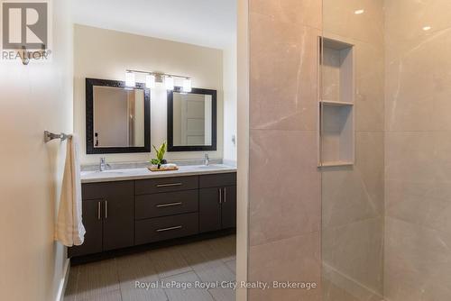 255 Normandy Avenue, Waterloo, ON - Indoor Photo Showing Bathroom