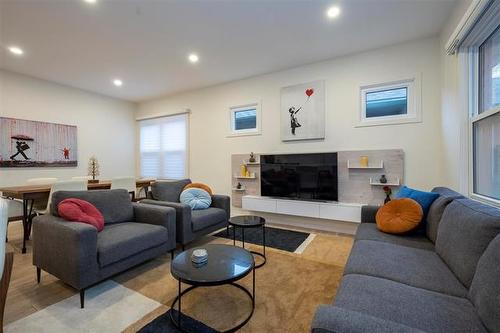 501 Sprague St, Winnipeg, MB 