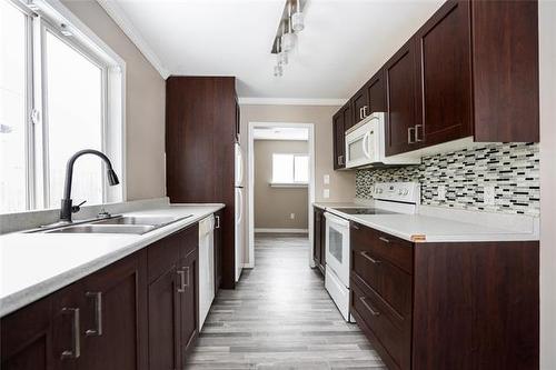 690 Rosedale Ave, Winnipeg, MB 