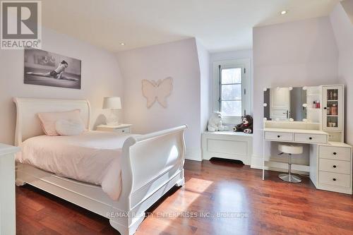 1093 Algonquin Drive, Mississauga, ON - Indoor Photo Showing Bedroom