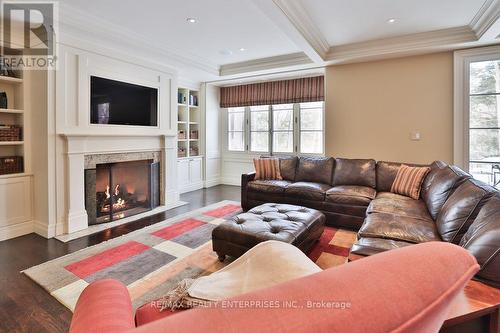 1093 Algonquin Drive, Mississauga, ON - Indoor Photo Showing Living Room With Fireplace