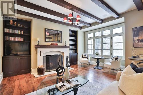 1093 Algonquin Drive, Mississauga, ON - Indoor Photo Showing Living Room With Fireplace