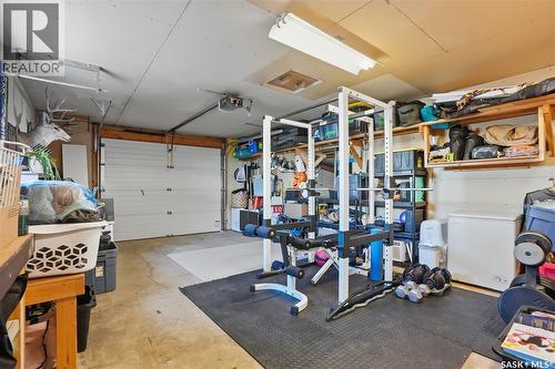 806 7Th Street E, Saskatoon, SK - Indoor Photo Showing Garage
