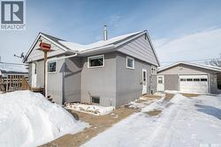 608 B AVENUE W  Wynyard, SK S0A 4T0