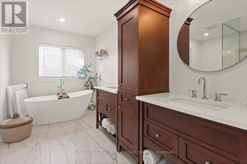 4263 Millcroft Park Drive, Burlington, ON - Indoor Photo Showing Bathroom
