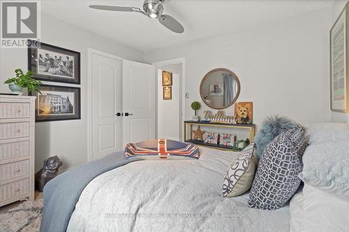 4263 Millcroft Park Drive, Burlington, ON - Indoor Photo Showing Bedroom