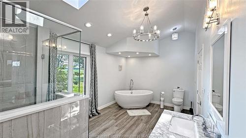 1720 Lakeshore Rd 123, Lakeshore, ON - Indoor Photo Showing Bathroom