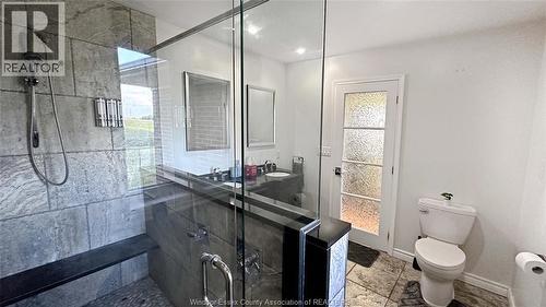 1720 Lakeshore Rd 123, Lakeshore, ON - Indoor Photo Showing Bathroom