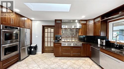 1720 Lakeshore Rd 123, Lakeshore, ON - Indoor Photo Showing Kitchen With Stainless Steel Kitchen
