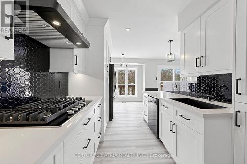 35 ANDERSON PLACE  Aurora, ON L4G 6G4