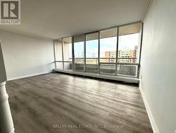 906 - 25 FOUR WINDS DRIVE  Toronto, ON M3J 1K8