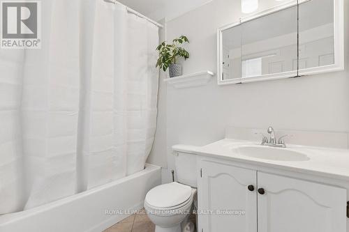 309 Glynn Avenue, Ottawa, ON - Indoor Photo Showing Bathroom