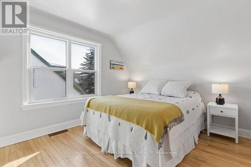 309 Glynn Avenue, Ottawa, ON - Indoor Photo Showing Bedroom