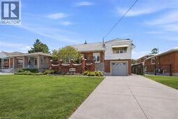 314 HAWKRIDGE Avenue  Hamilton, ON L9C 3L2