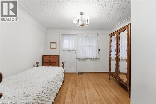 314 Hawkridge Avenue, Hamilton, ON - Indoor Photo Showing Bedroom