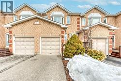 2350 GRAND RAVINE Drive Unit# 17  Oakville, ON L6H 6E2