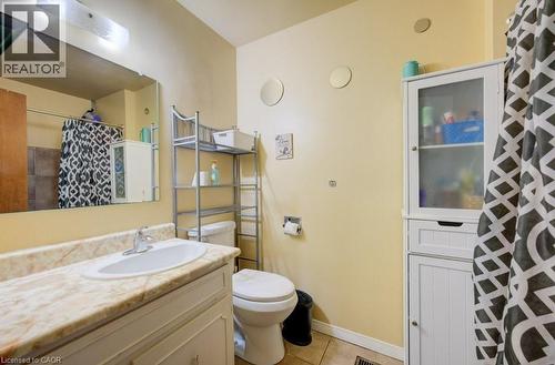 90 Bakersfield Drive, Cambridge, ON - Indoor Photo Showing Bathroom