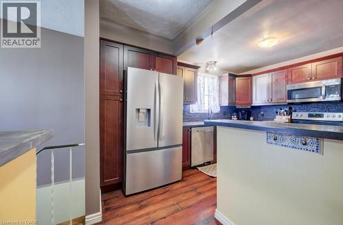 90 Bakersfield Drive, Cambridge, ON - Indoor Photo Showing Kitchen