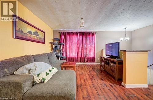 90 Bakersfield Drive, Cambridge, ON - Indoor Photo Showing Living Room