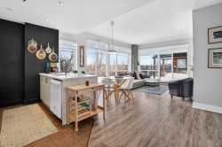 104-155 Ch. Bates  Mont-Royal, QC H3S 1A1