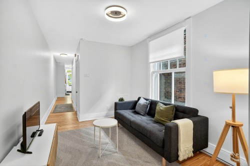 Salon - 5338 Rue St-Denis, Montréal (Le Plateau-Mont-Royal), QC - Indoor