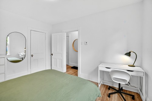 Chambre à coucher - 5338 Rue St-Denis, Montréal (Le Plateau-Mont-Royal), QC - Indoor Photo Showing Bedroom