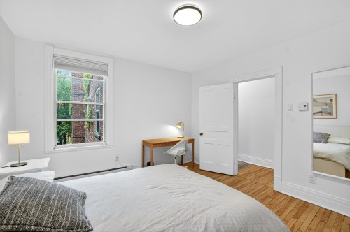 Chambre à coucher - 5338 Rue St-Denis, Montréal (Le Plateau-Mont-Royal), QC - Indoor Photo Showing Bedroom