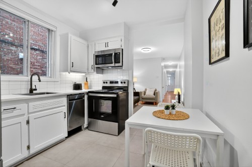 Cuisine - 5344 Rue St-Denis, Montréal (Le Plateau-Mont-Royal), QC - Indoor Photo Showing Kitchen With Upgraded Kitchen