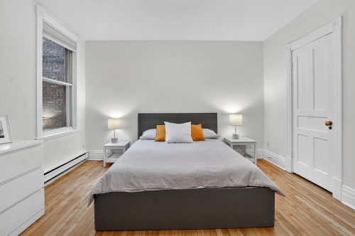Chambre à coucher - 5344 Rue St-Denis, Montréal (Le Plateau-Mont-Royal), QC - Indoor Photo Showing Bedroom
