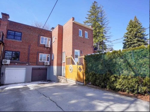 Stationnement - 1545 Ch. Canora, Mont-Royal, QC - Outdoor