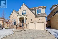 6 STOLLERY POND CRESCENT Markham, ON L6C 0P5