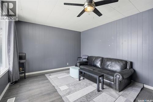 337 Y Avenue S, Saskatoon, SK - Indoor Photo Showing Living Room