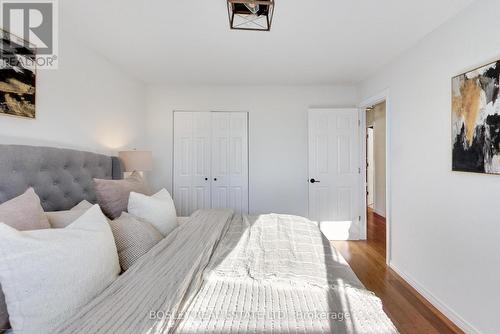 801 Eaglemount Crescent, Mississauga, ON - Indoor Photo Showing Bedroom